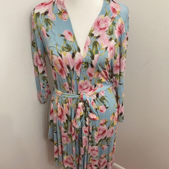 EC Posh Peanut Intimates Floral Robe Size Medium - Picture 8 of 11